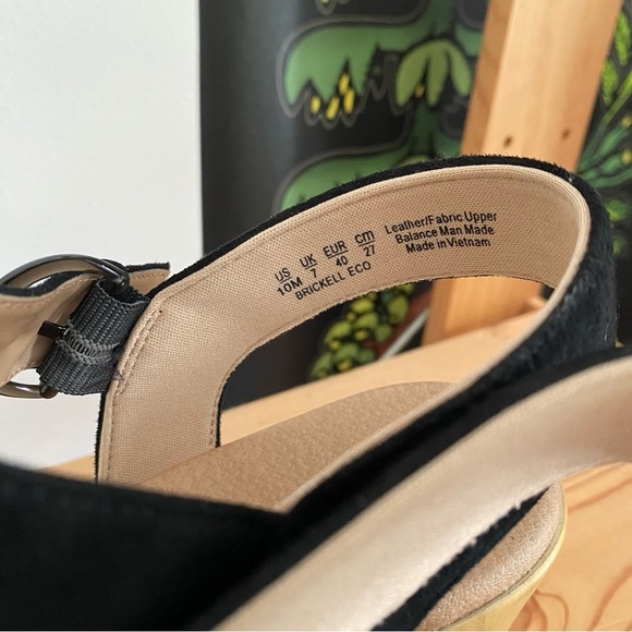 Dr. Scholl's Black Brickell Leather Eco Knit Faux Wood Heeled Platform Sandal - Picture 13 of 14